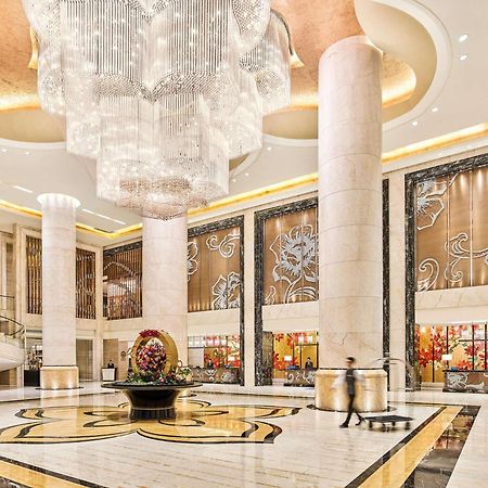 Hilton Guangzhou Baiyun - Free Shuttle For Canton Fair Period, Close To Luhu Golf Club & Leather Market Exterior foto