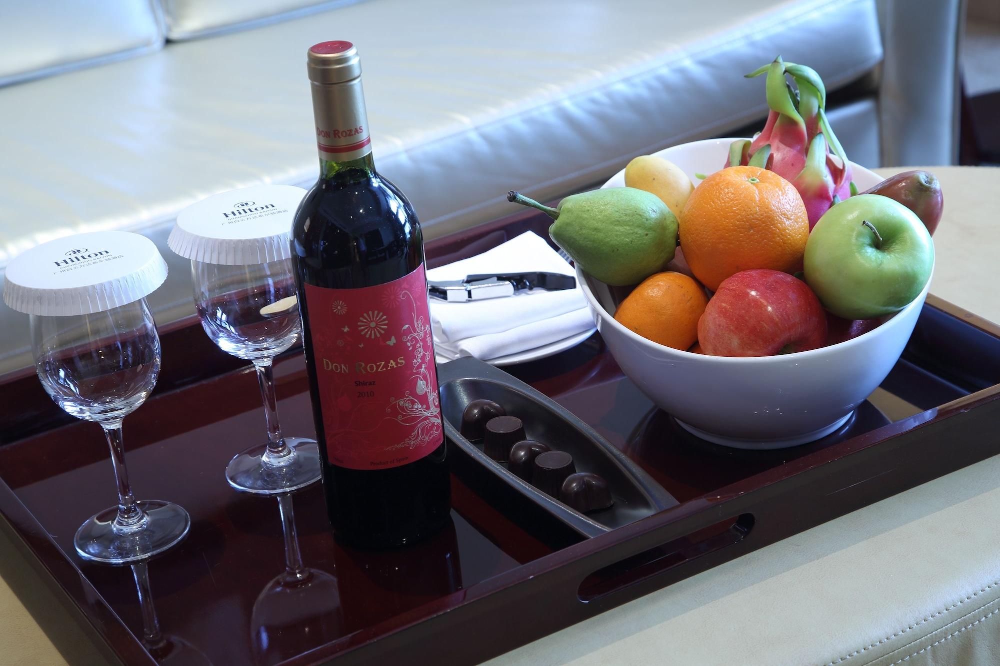 Hilton Guangzhou Baiyun - Free Shuttle For Canton Fair Period, Close To Luhu Golf Club & Leather Market Exterior foto