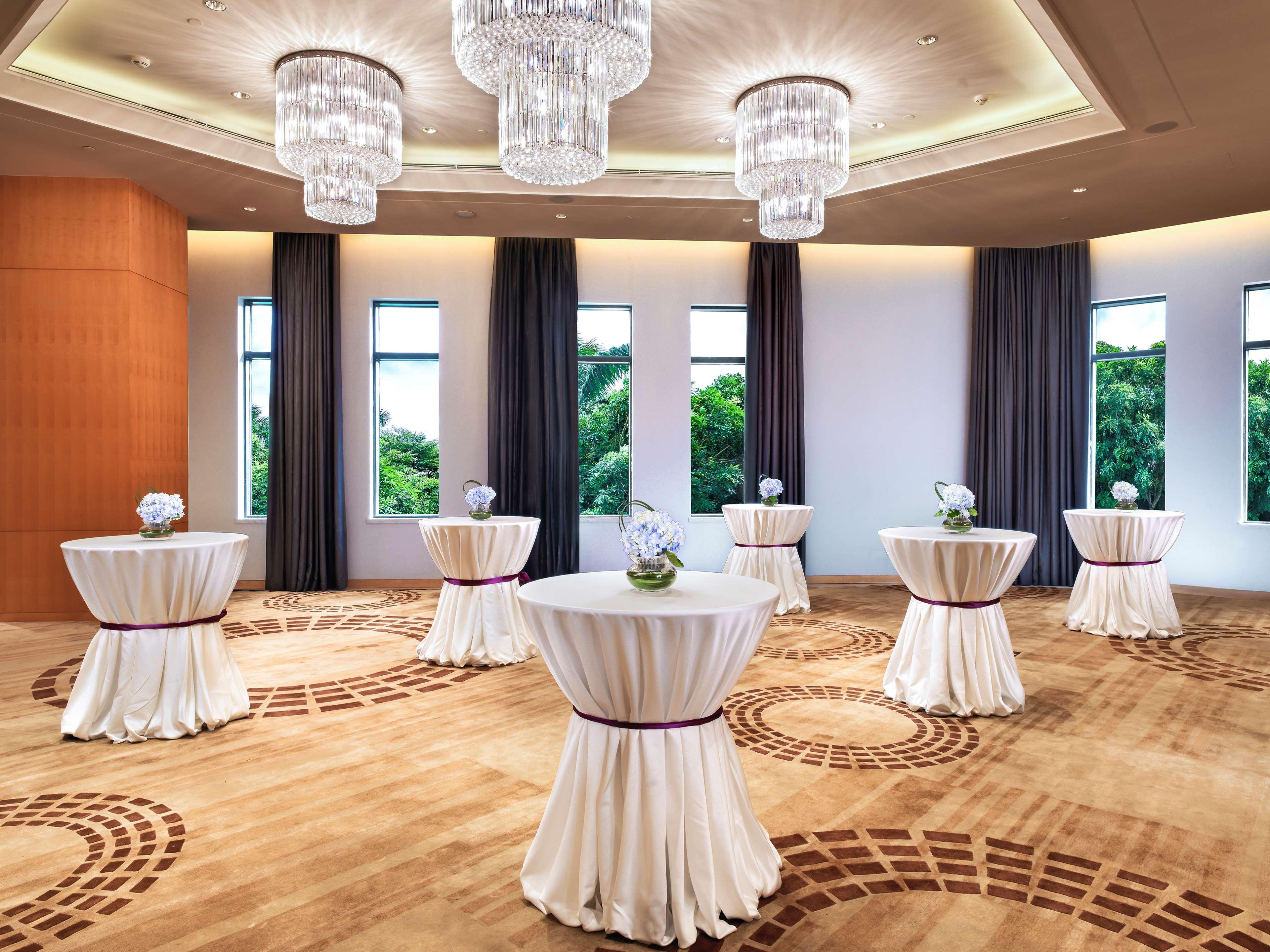 Hilton Guangzhou Baiyun - Free Shuttle For Canton Fair Period, Close To Luhu Golf Club & Leather Market Exterior foto