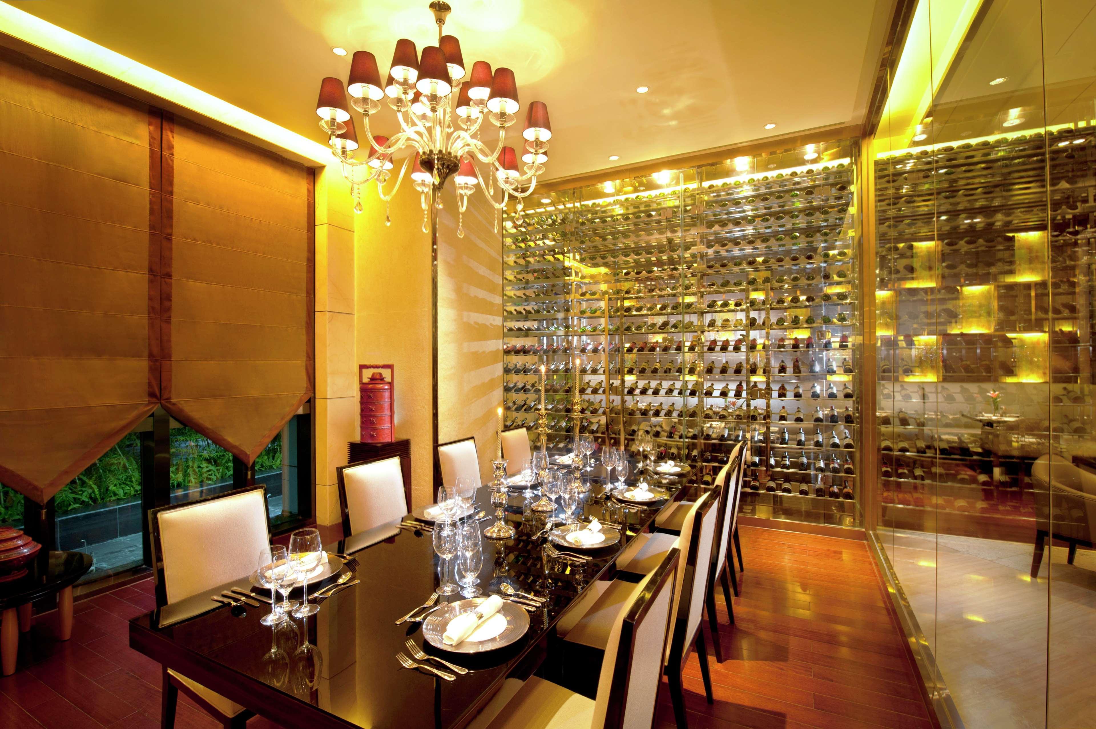 Hilton Guangzhou Baiyun - Free Shuttle For Canton Fair Period, Close To Luhu Golf Club & Leather Market Exterior foto