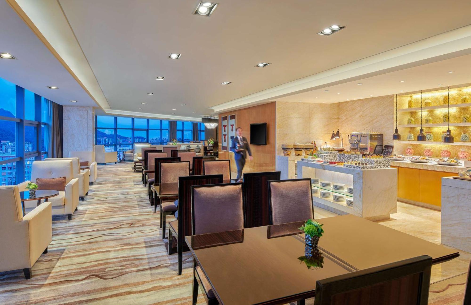 Hilton Guangzhou Baiyun - Free Shuttle For Canton Fair Period, Close To Luhu Golf Club & Leather Market Exterior foto