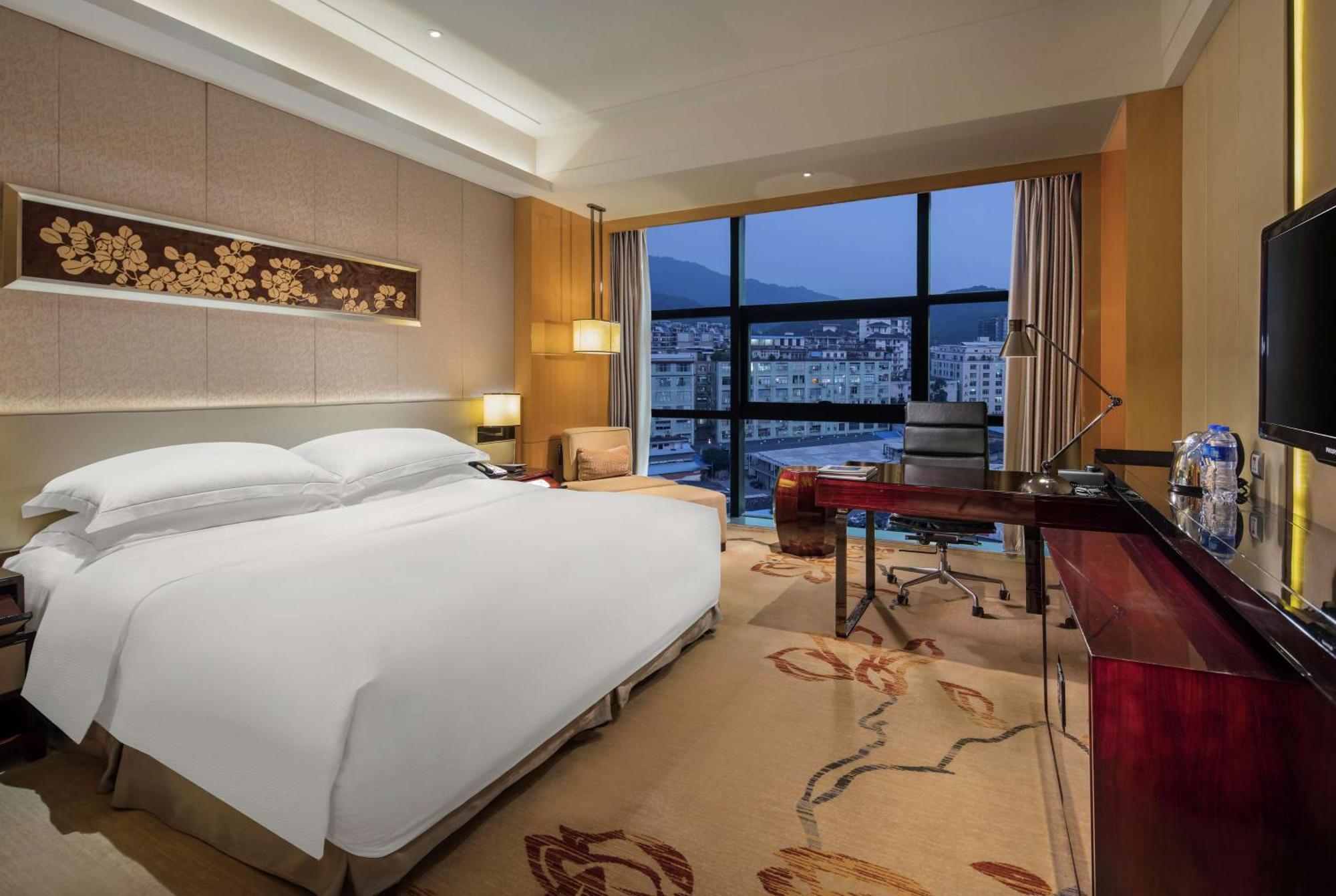 Hilton Guangzhou Baiyun - Free Shuttle For Canton Fair Period, Close To Luhu Golf Club & Leather Market Exterior foto