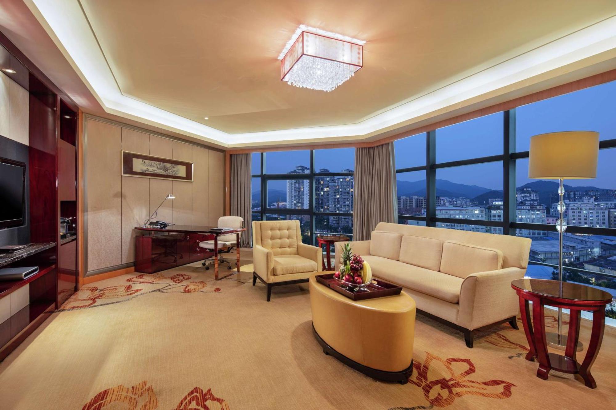 Hilton Guangzhou Baiyun - Free Shuttle For Canton Fair Period, Close To Luhu Golf Club & Leather Market Exterior foto