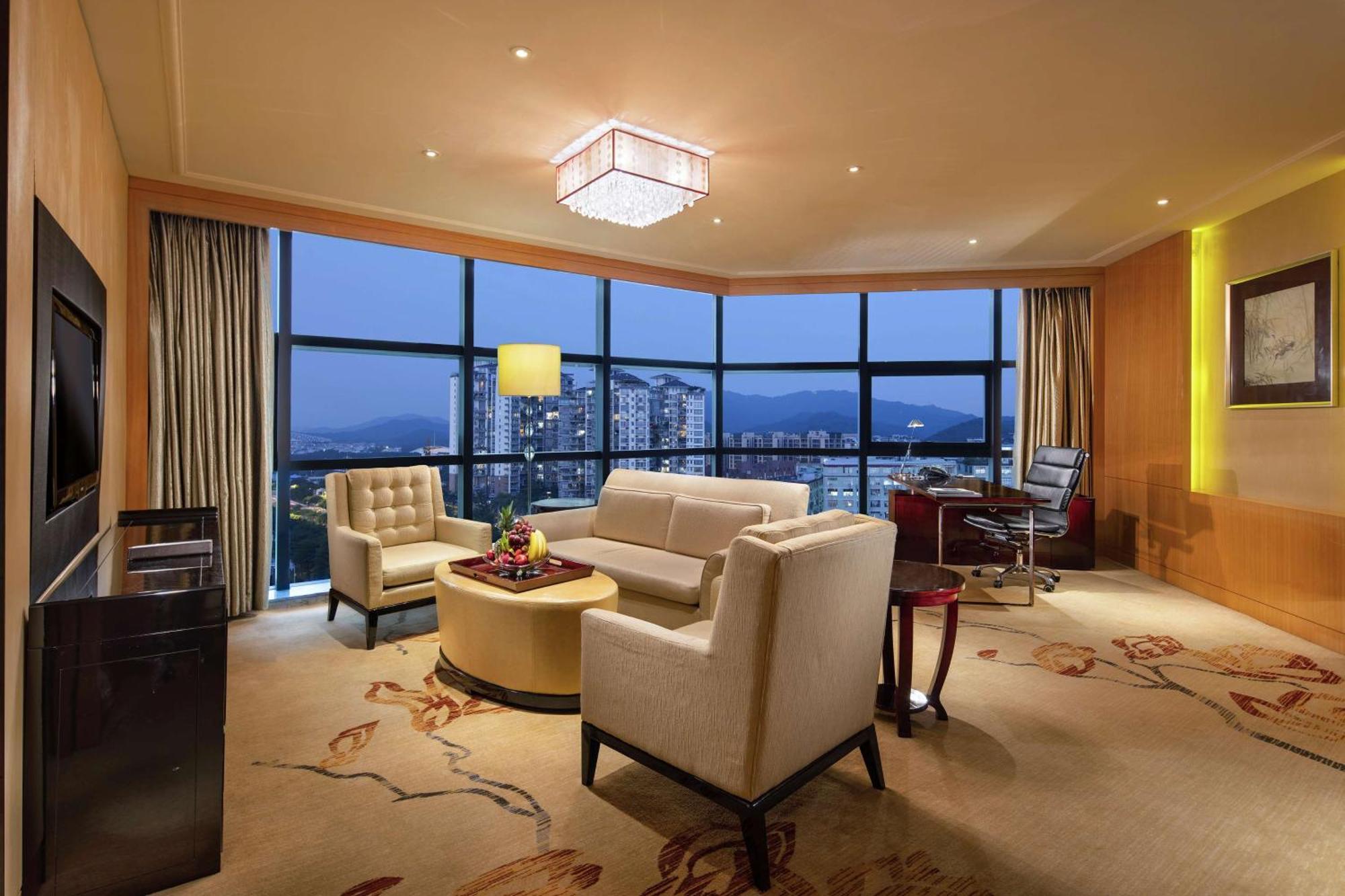 Hilton Guangzhou Baiyun - Free Shuttle For Canton Fair Period, Close To Luhu Golf Club & Leather Market Exterior foto