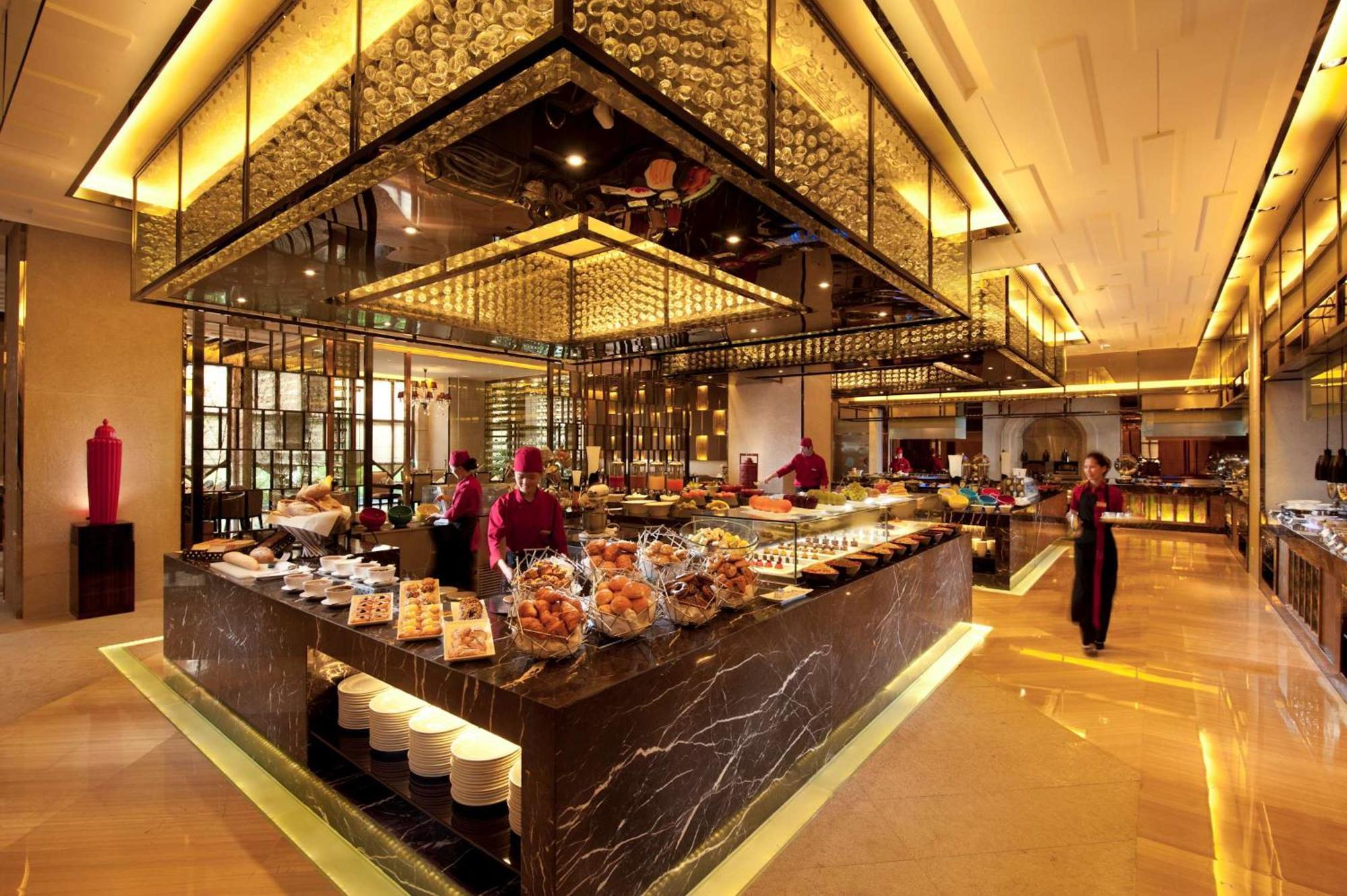 Hilton Guangzhou Baiyun - Free Shuttle For Canton Fair Period, Close To Luhu Golf Club & Leather Market Exterior foto