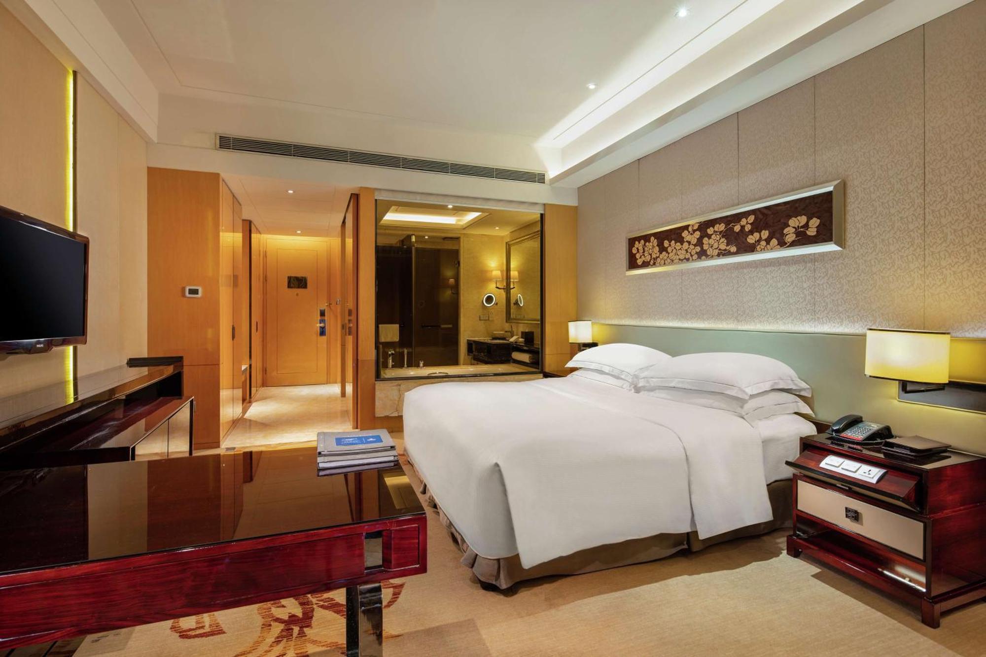 Hilton Guangzhou Baiyun - Free Shuttle For Canton Fair Period, Close To Luhu Golf Club & Leather Market Exterior foto