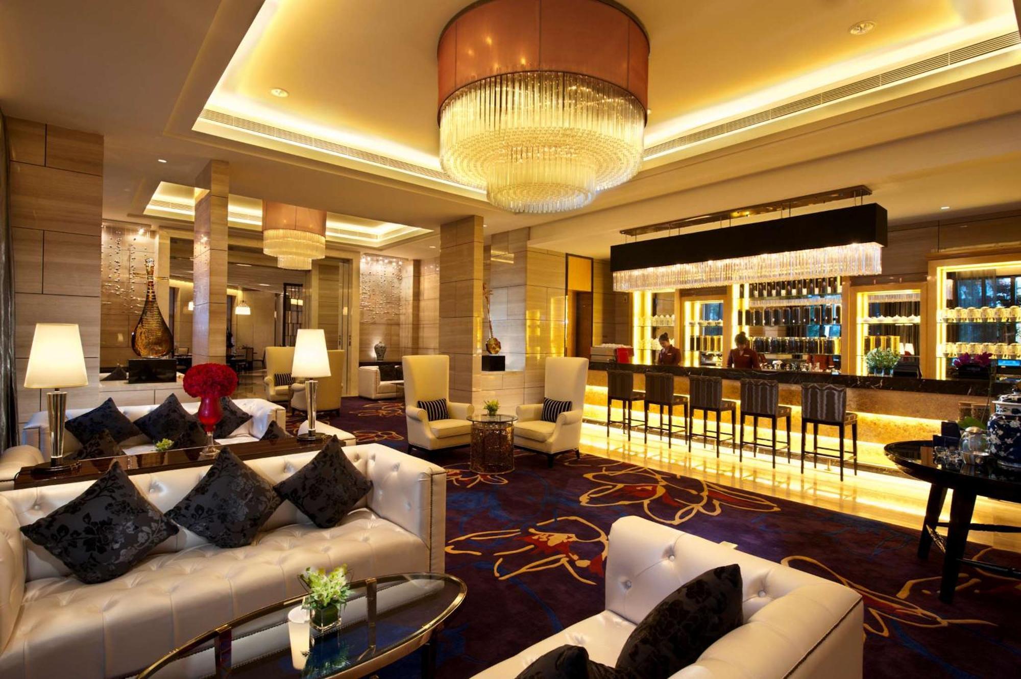 Hilton Guangzhou Baiyun - Free Shuttle For Canton Fair Period, Close To Luhu Golf Club & Leather Market Exterior foto