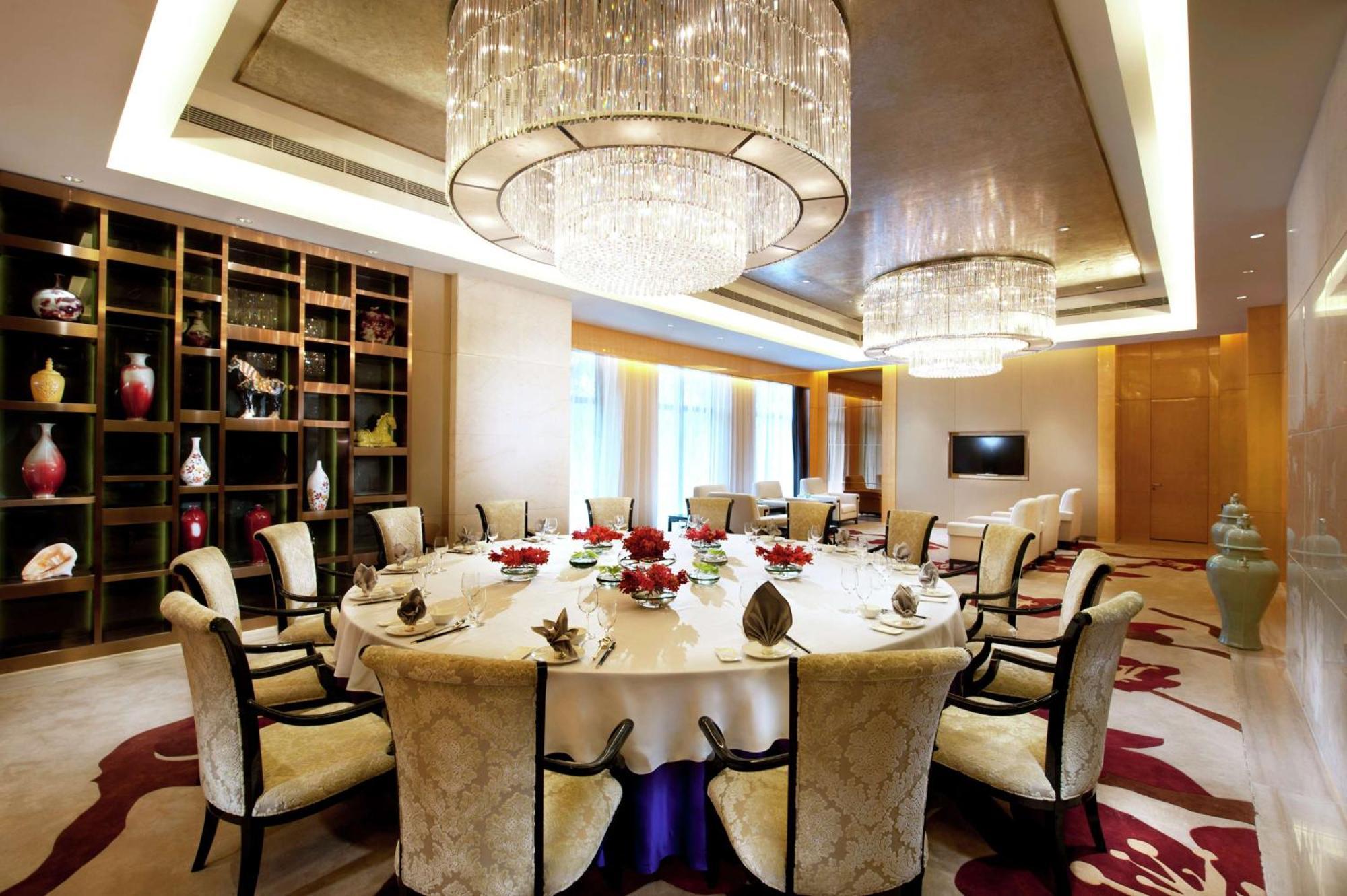Hilton Guangzhou Baiyun - Free Shuttle For Canton Fair Period, Close To Luhu Golf Club & Leather Market Exterior foto