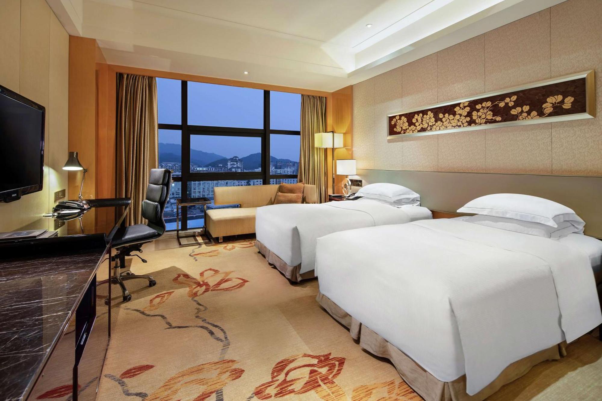 Hilton Guangzhou Baiyun - Free Shuttle For Canton Fair Period, Close To Luhu Golf Club & Leather Market Exterior foto