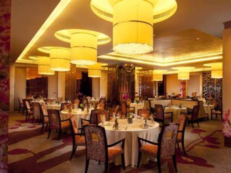 Hilton Guangzhou Baiyun - Free Shuttle For Canton Fair Period, Close To Luhu Golf Club & Leather Market Exterior foto