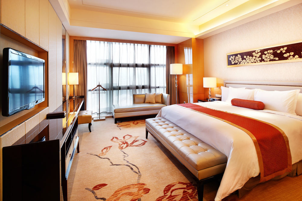 Hilton Guangzhou Baiyun - Free Shuttle For Canton Fair Period, Close To Luhu Golf Club & Leather Market Exterior foto